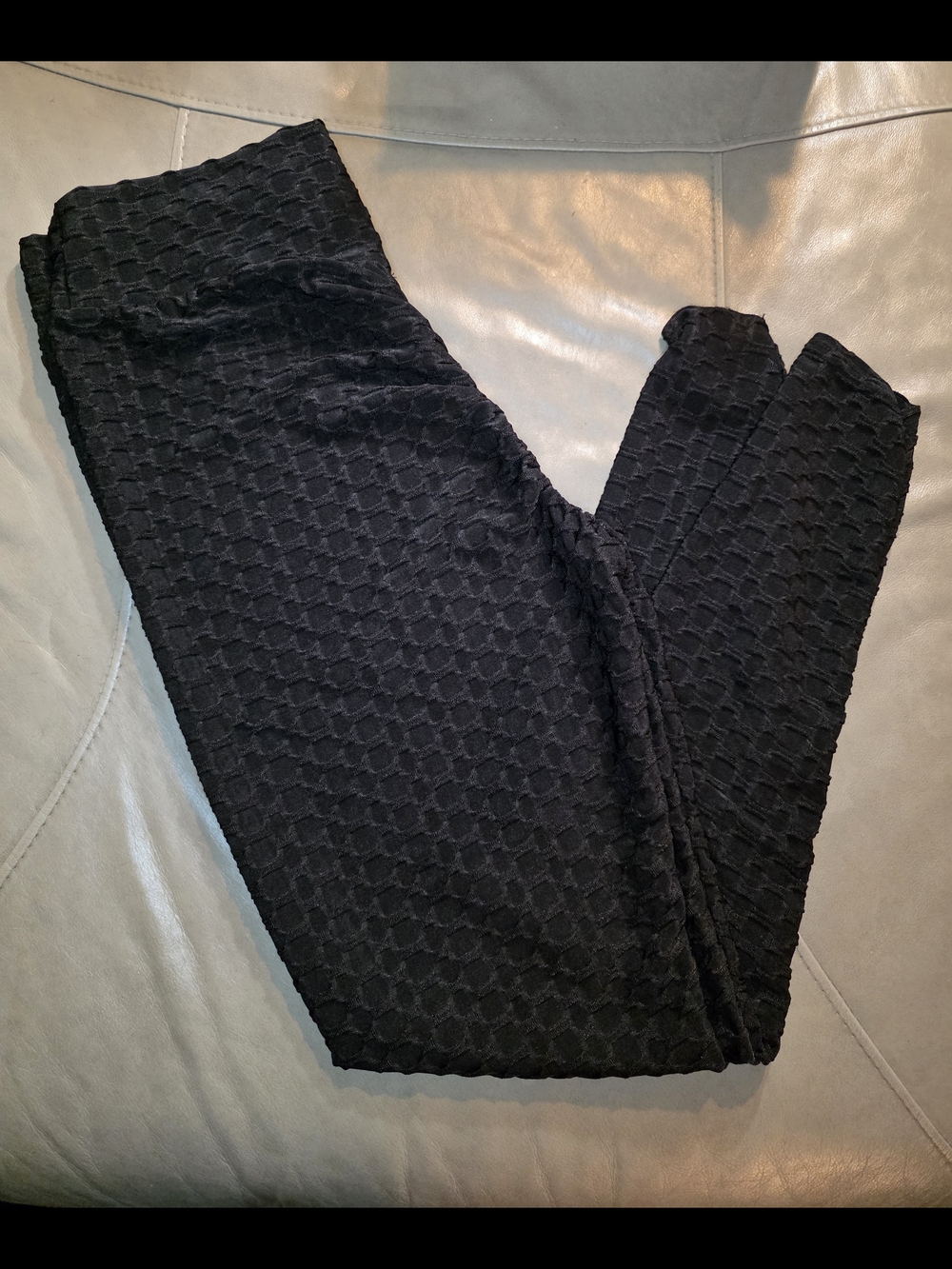 Textured Scrunch Booty Lifting Leggings Trio - Pink, Black, Gray - Picture 15 of 16